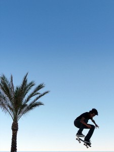 Skater en la playa de Muchavista
